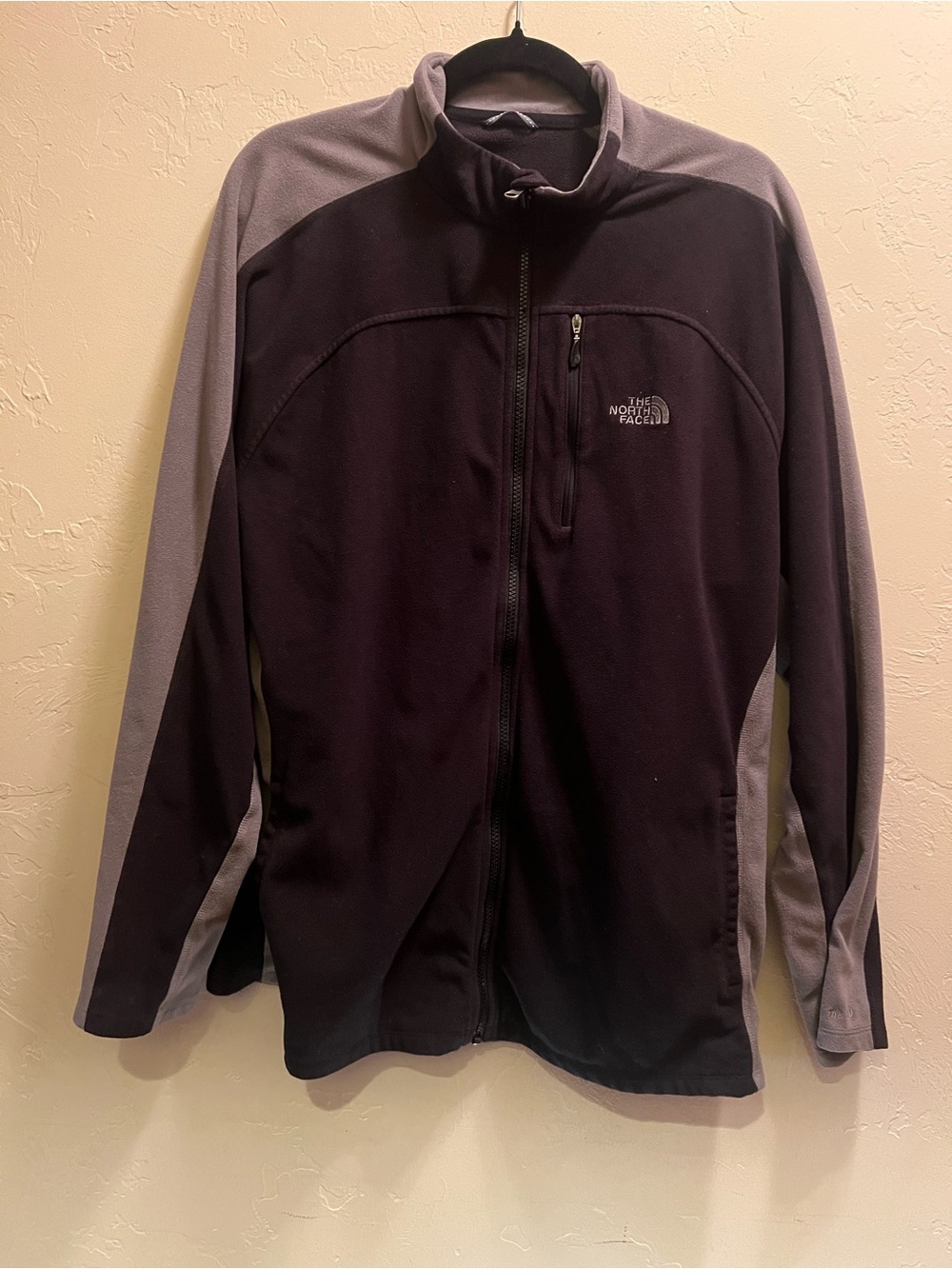 The North Face Men's Black & Gray Performance Fleece Jacket
